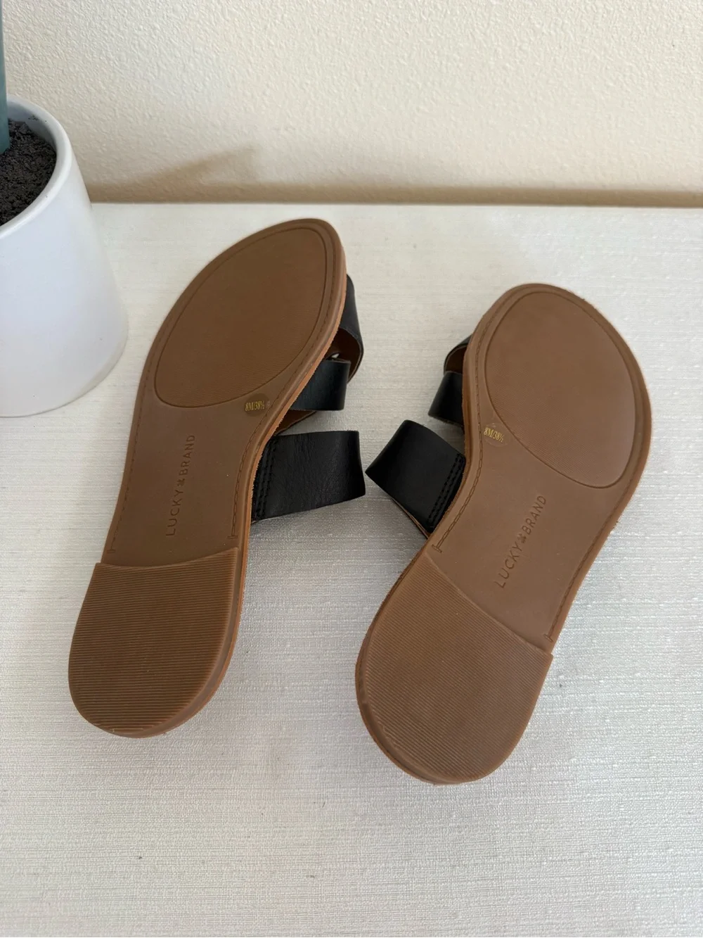 New Lucky Brand Black Slide Sandals with Tan Footbed